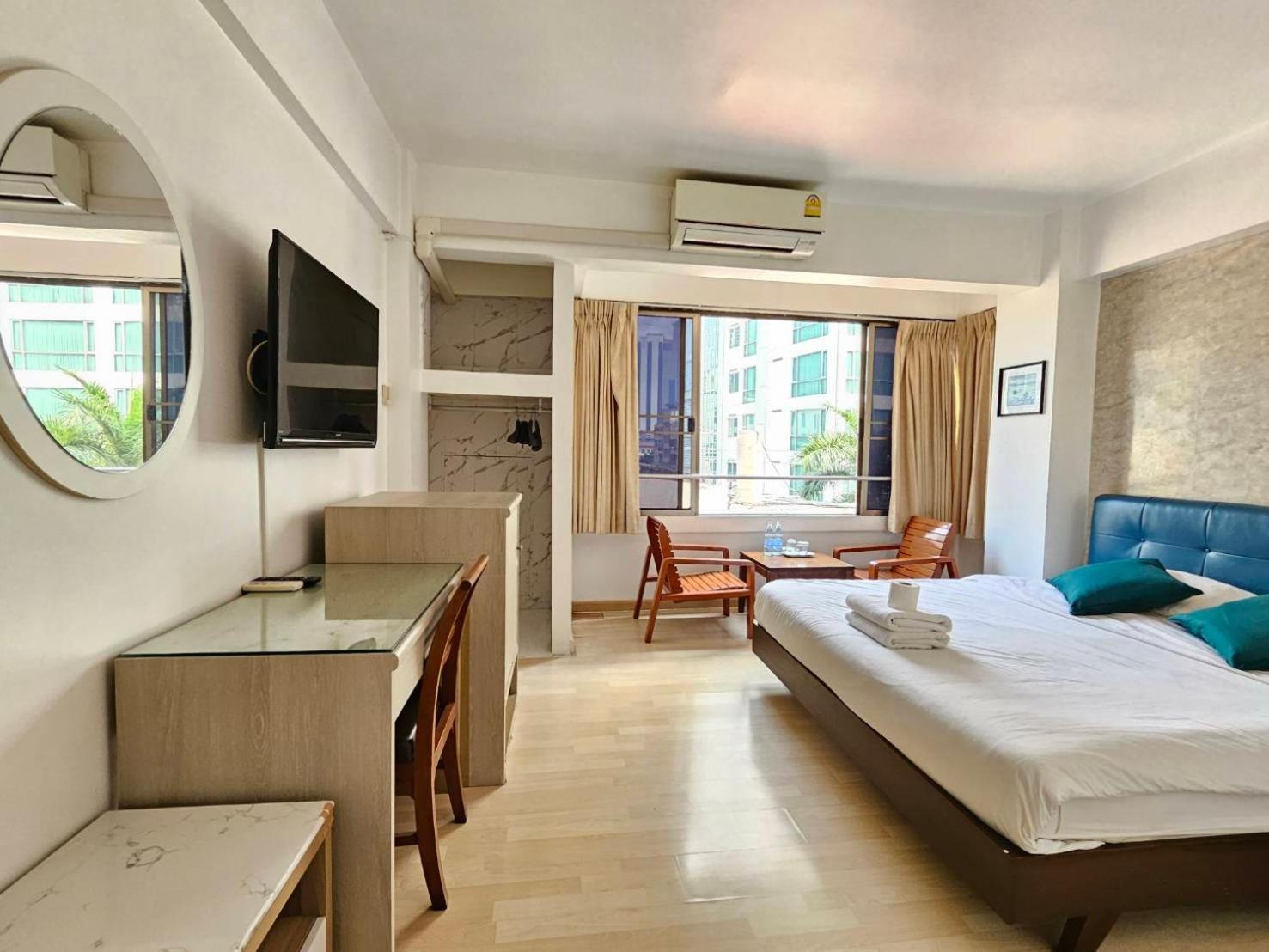 Crown Bts Nana Hotel Bangkok Zewnętrze zdjęcie