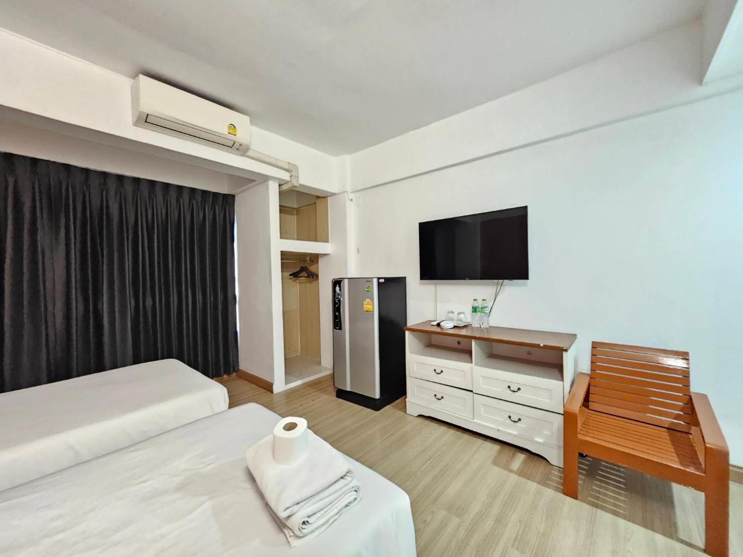 Crown Bts Nana Hotel Bangkok Zewnętrze zdjęcie