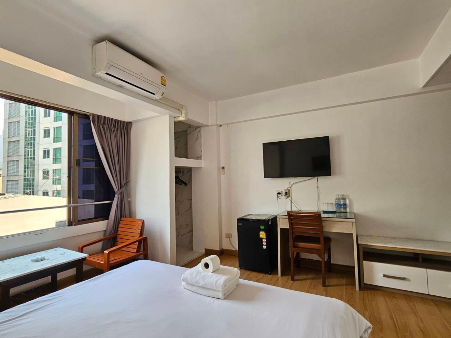 Crown Bts Nana Hotel Bangkok Zewnętrze zdjęcie