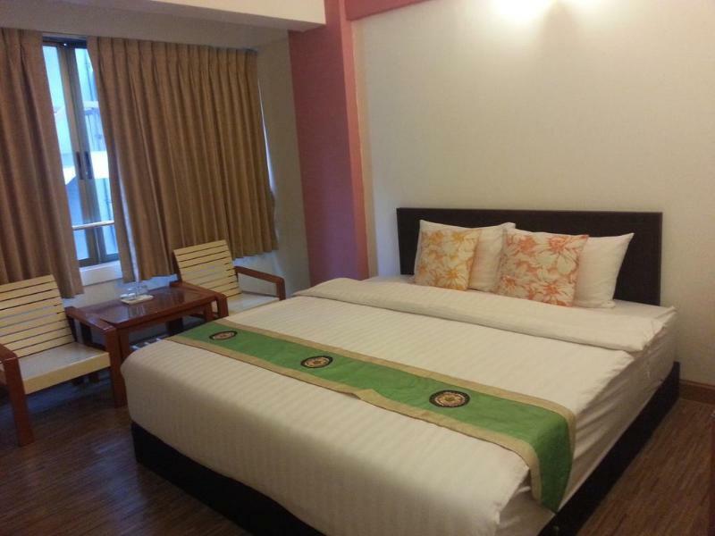 Crown Bts Nana Hotel Bangkok Zewnętrze zdjęcie